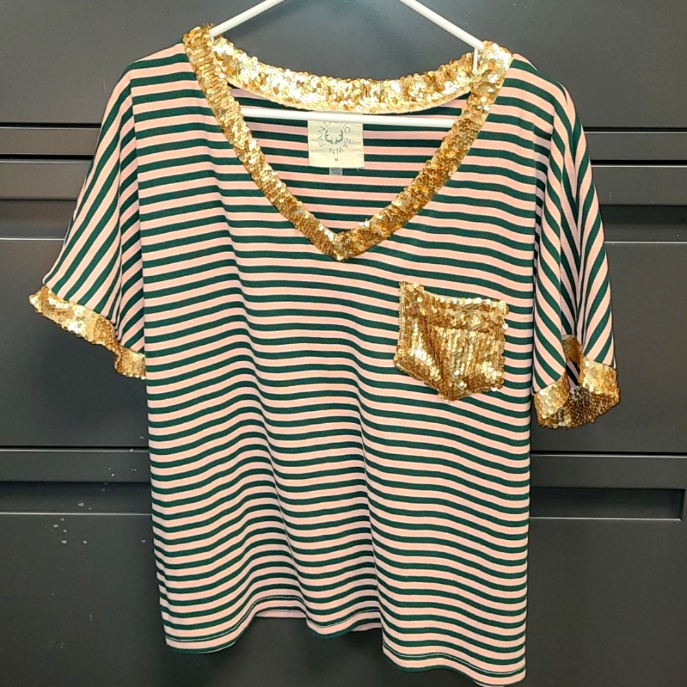 3 for $20,Fantastic Fawn, Short Sleeve V-neck Top, size M, party (sequin) pocket